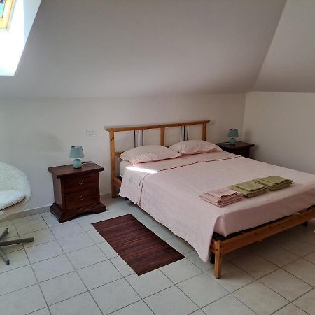 Appartement Mansarda Di Grazy à Citta Sant'Angelo Extérieur photo